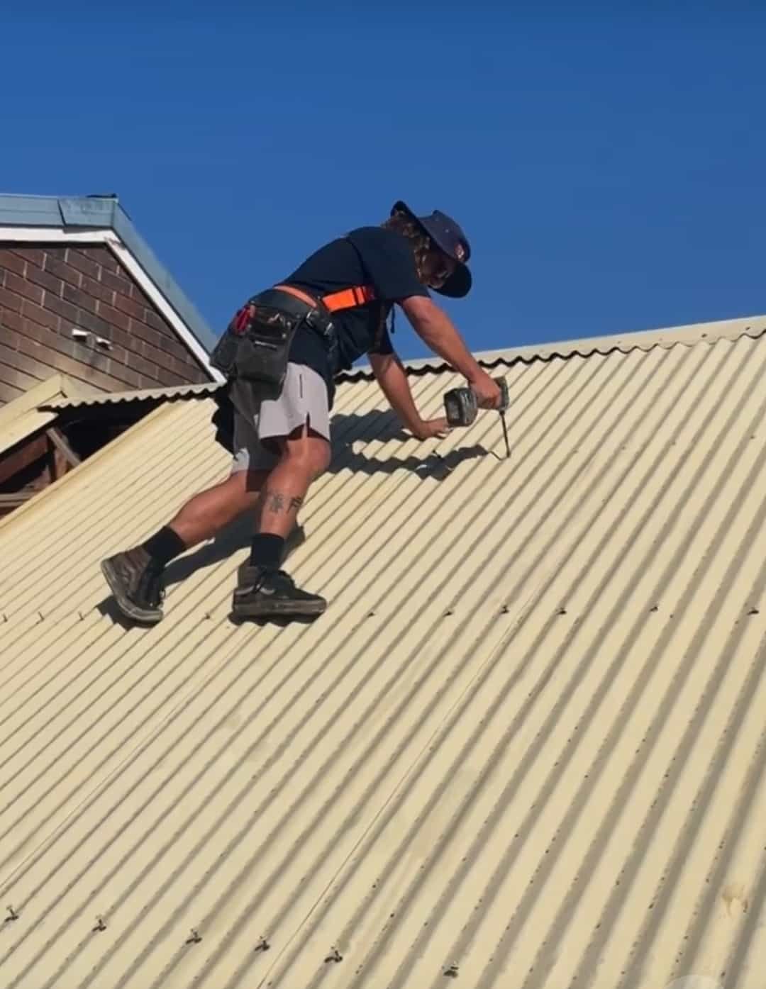 Restoring metal roof