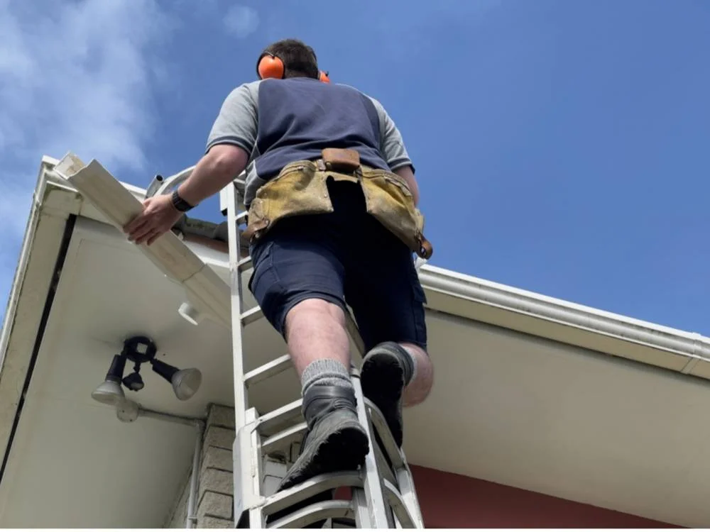 gutter repair Balwyn North